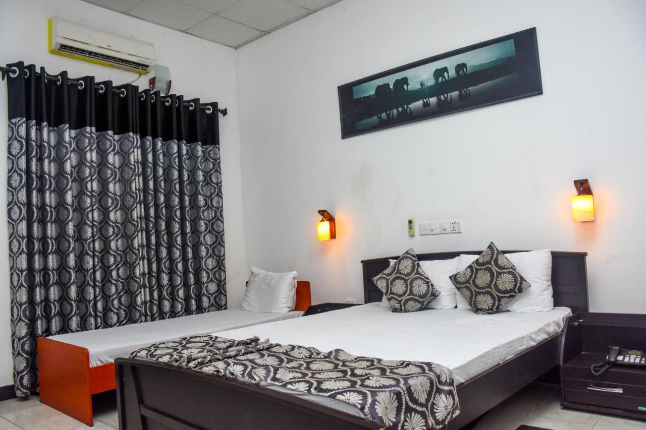 Hotel Le Green Udawalawe Bagian luar foto
