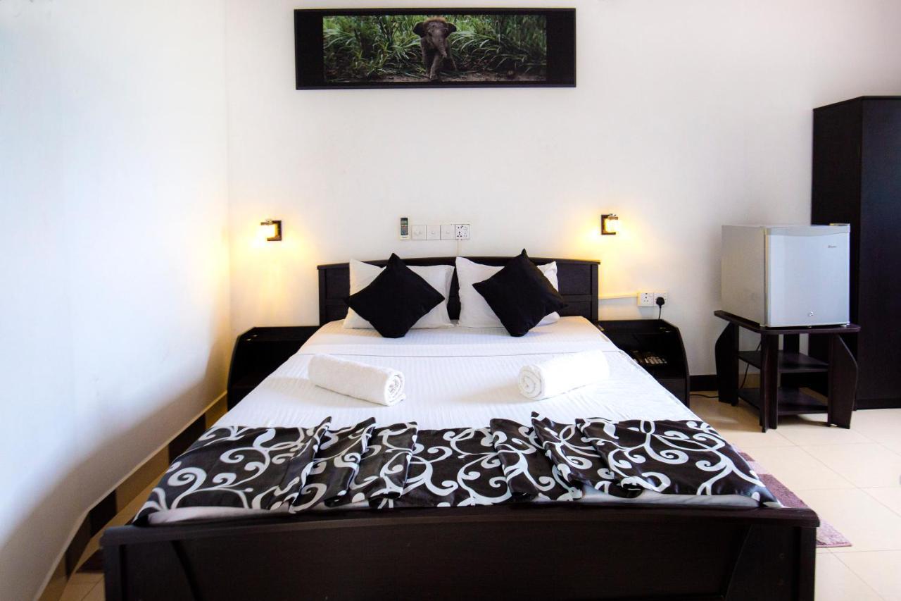 Hotel Le Green Udawalawe Bagian luar foto