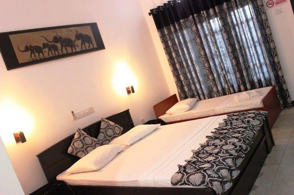 Hotel Le Green Udawalawe Bagian luar foto